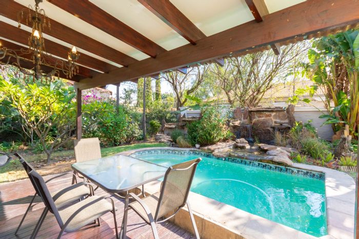 Kyalami Crest Estate House For Sale: 4 Bedrooms, Study, Pool, Backup Power.