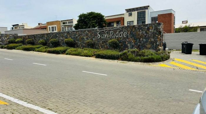 For Sale: Apartment in Midridge Park with pool, clubhouse, and 24-hour security.