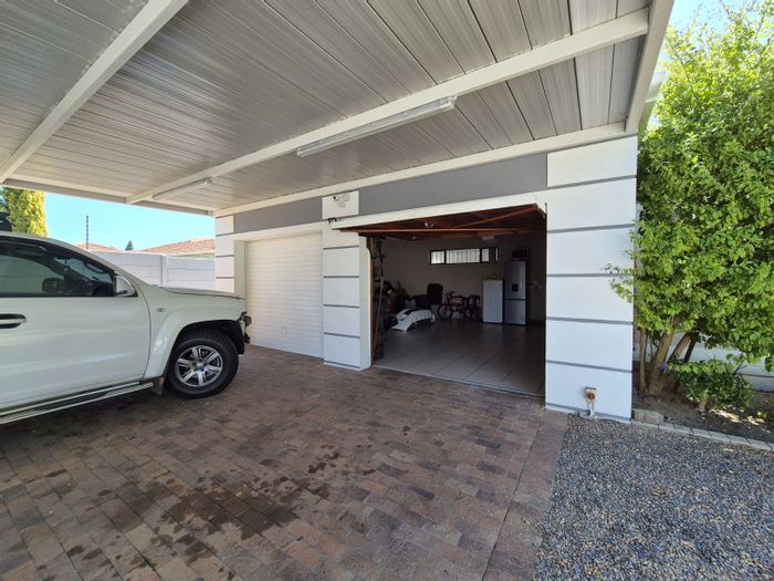 Westridge House For Sale: 4 beds, pool, entertainment area, security features included.