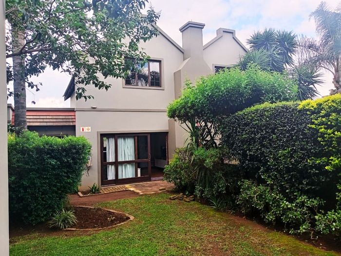 Eldo Glen House For Sale: 4 bedrooms, garden, study, communal areas access.