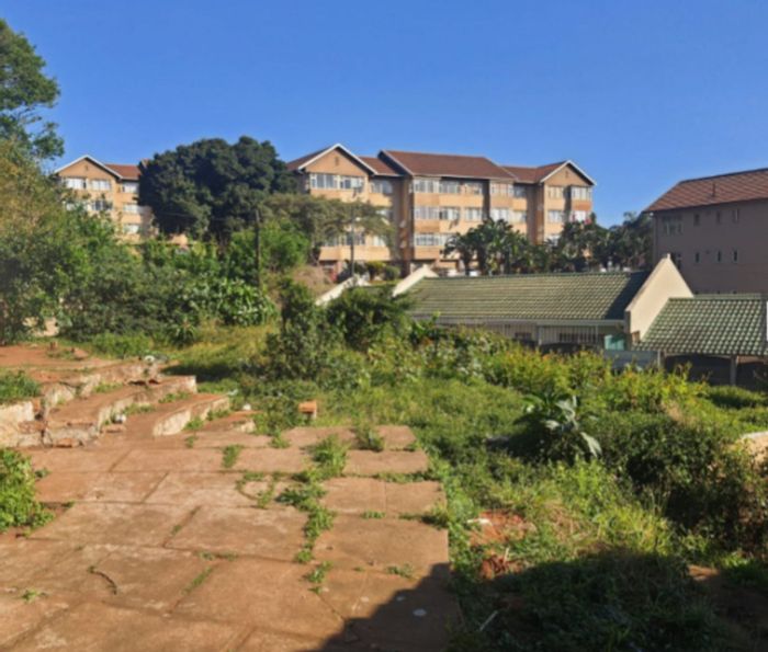 Vacant Land Residential in Bluff for Sale: Approved plans for 12 apartments.