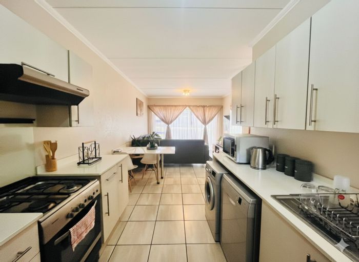 Beverley Apartment For Sale: 1-bedroom, secure complex, pool, and garden access.