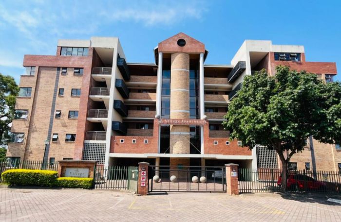 For Sale: 3-Bedroom Apartment in Nelspruit Ext 2 with 180° Views and Parking.