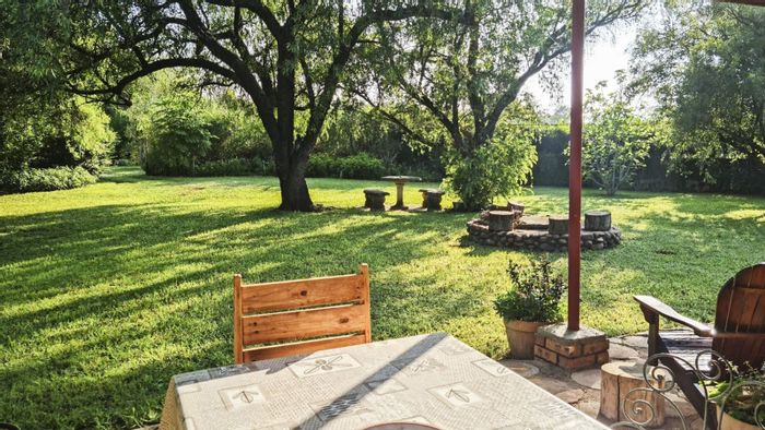 Krugersdorp Rural Apartment To Rent: Off-grid living, security, and outdoor activities await.