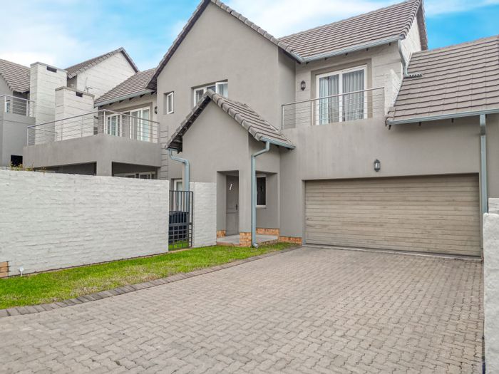 Kyalami Hills House For Sale: 3 Bedrooms, Open-Plan Living, Double Garage, Balconies.