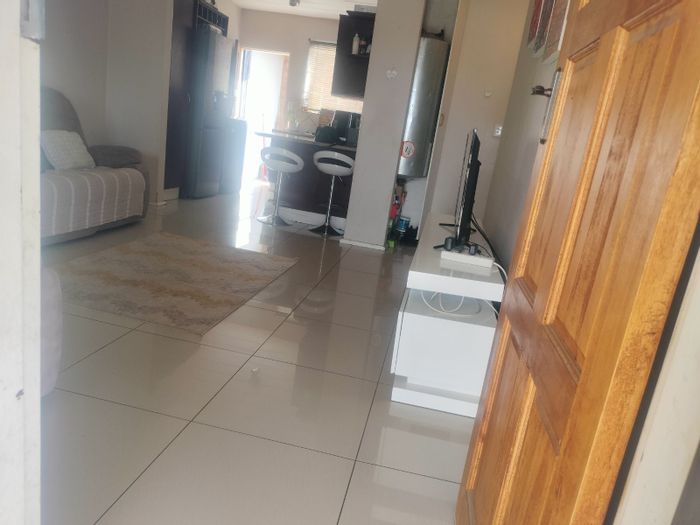 Erand Gardens Apartment For Sale: 2 bedrooms, pool, clubhouse, 24-hour security.