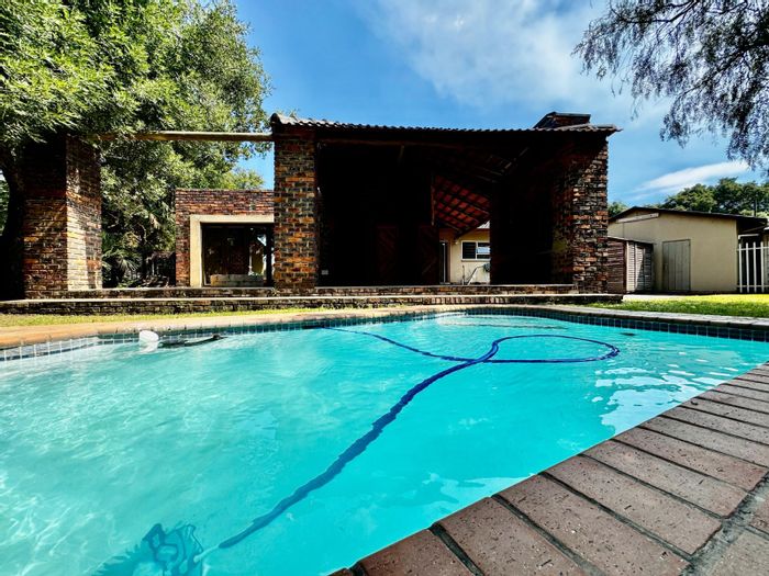 For Sale: House in Secunda Central with pool, braai area, and double garage.