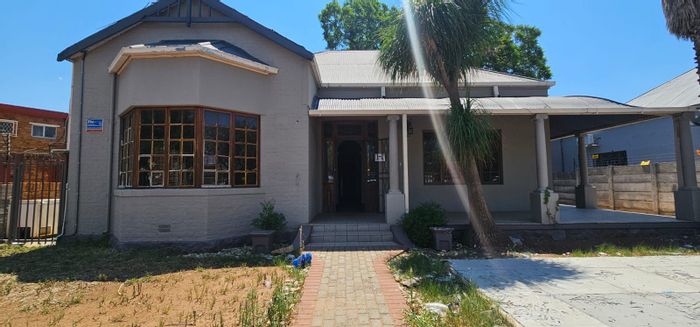 Commercial property for sale on Memorial Road Area with offices, boardroom, and pool.