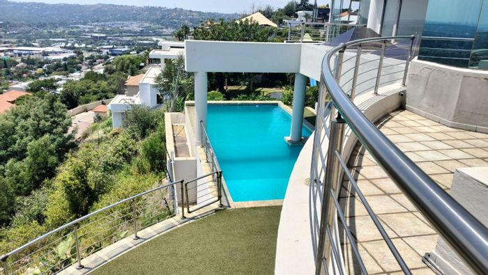 For Sale: Spacious 5-Bedroom House in Constantia Kloof with Pool and Flat.