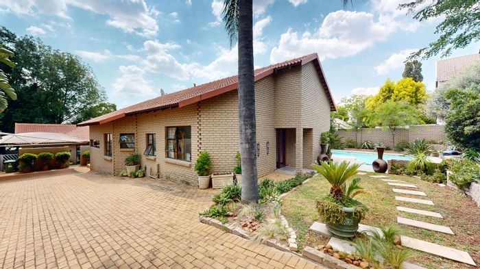 For Sale: House in Fourways Gardens with 5 beds, cottages, pool, and solar system.