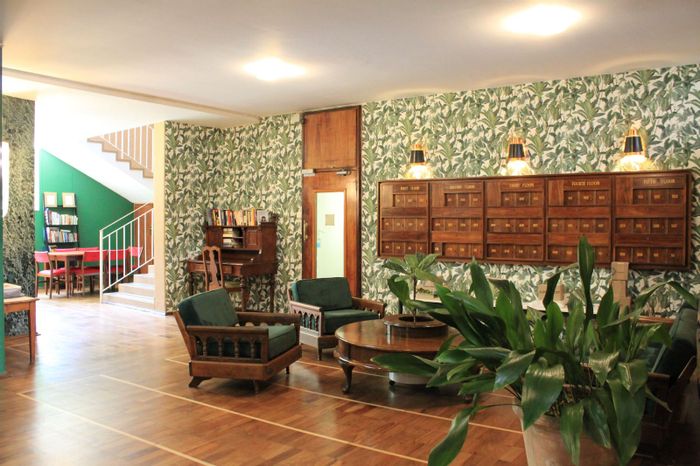 Killarney Apartment For Sale: 1 bed, pool, garden, near mall and transport.