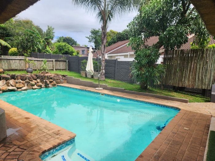 House for Sale in White River Ext 9: Pool, garden, study, and ample parking.