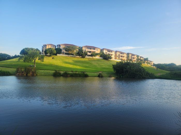 For Sale: Apartment in Sheffield Beach with pool, clubhouse, and pet-friendly estate.