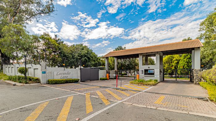 For Sale: 1-Bedroom Apartment in Paulshof with private garden and pool access.