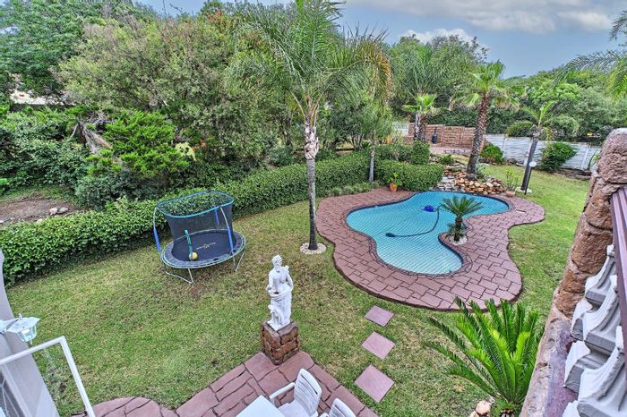 Bryanston House For Sale: 4 Bedrooms, Solar, Tennis Court, JoJo Tank, 3362sqm Stand.