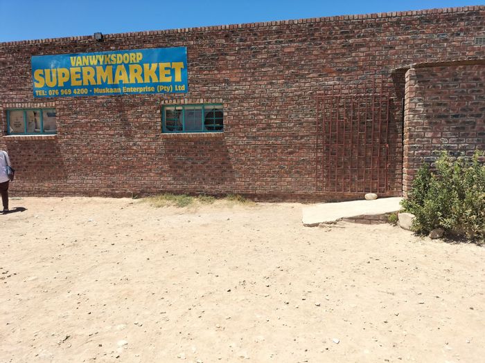 For Sale: Commercial property with supermarket lease and liquor store in Van Wyksdorp.