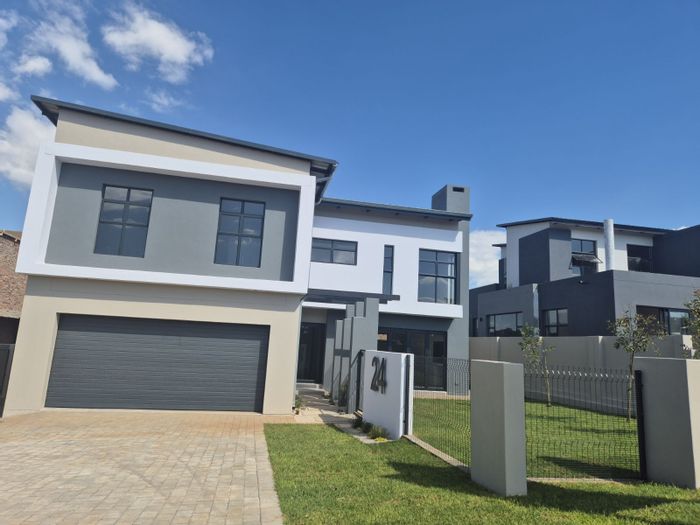 For Sale: House in Centurion Central with 3 bedrooms, double garage, open-plan living.