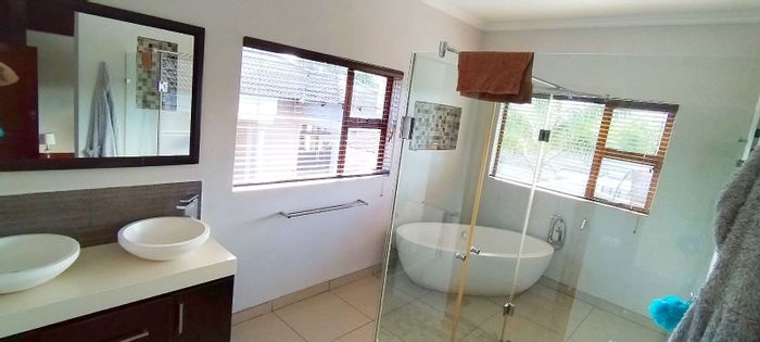 Aquapark House For Sale: 4 beds, pool, garden, inverter, guest suite.