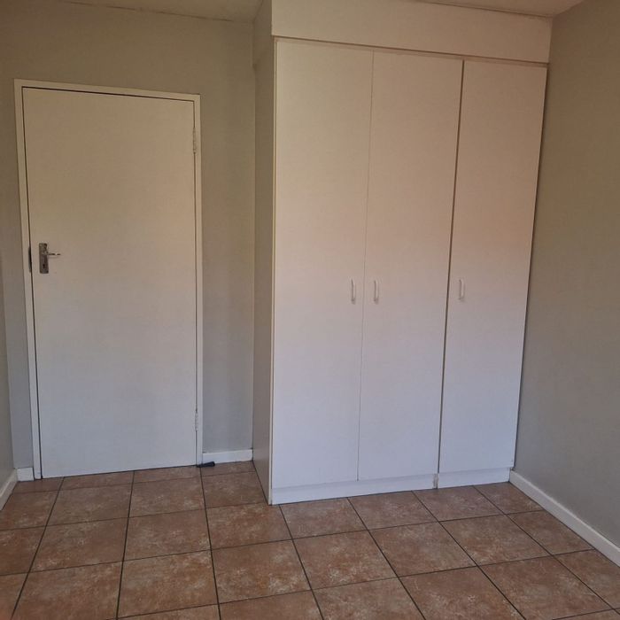 Die Hoewes Apartment For Sale: 3 Bedrooms, Pool, Playground, Lift Access.