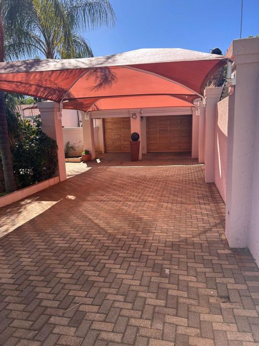 For Sale: Welgelegen House with 4 bedrooms, granny flat, pool, and solar power.