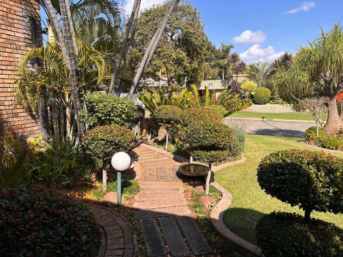 Spacious 5-Bedroom House with Pool, Borehole, and Security in Welgelegen - For Sale