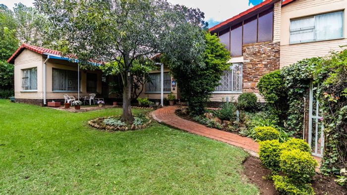 Eden Glen House For Sale: 4 Bedrooms, Pool, Study, Double Garage, Secure Area.