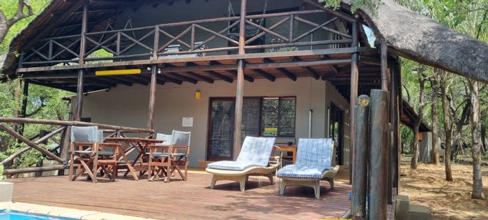 Marloth Park Central House For Sale: Six stands, boreholes, private pool, wildlife views.
