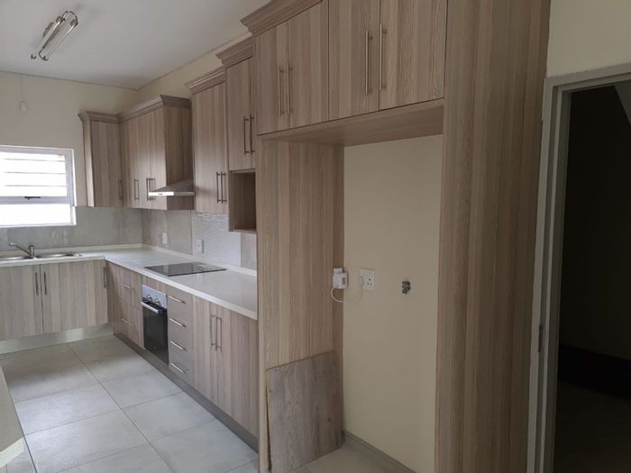 For Sale: Bendor Townhouse with 3 bedrooms, double garage, and secure complex.