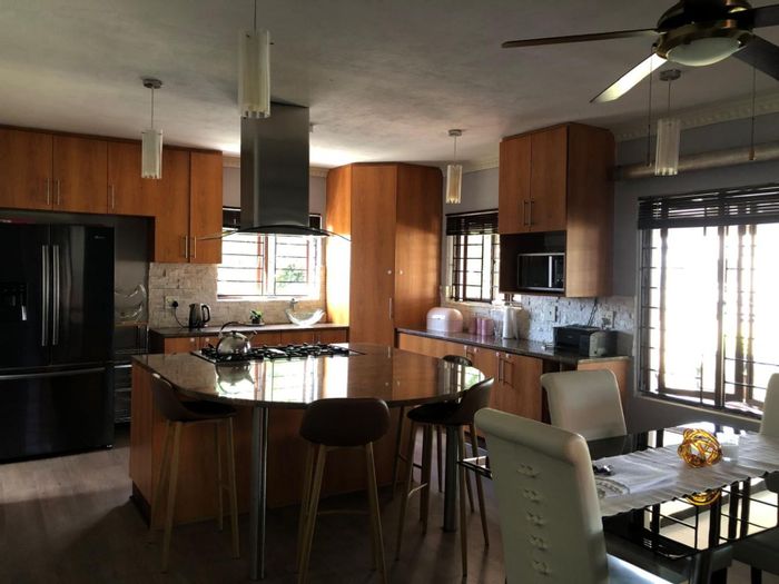 3 Bedroom Townhouse For Sale in Stonehenge Ext 1 with pool and double garage.