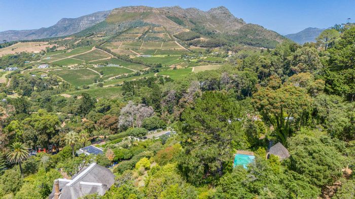 For Sale: 3255m² Vacant Land Residential in Constantia with driveway and water pipe servitudes.
