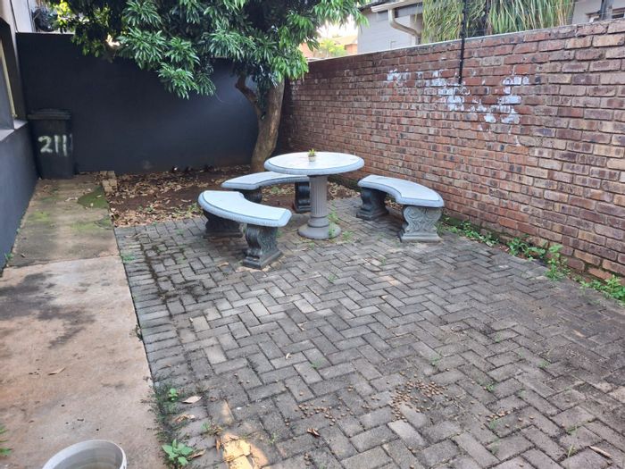 For Sale: Pretoria North house with flatlets, solar system, ample parking.