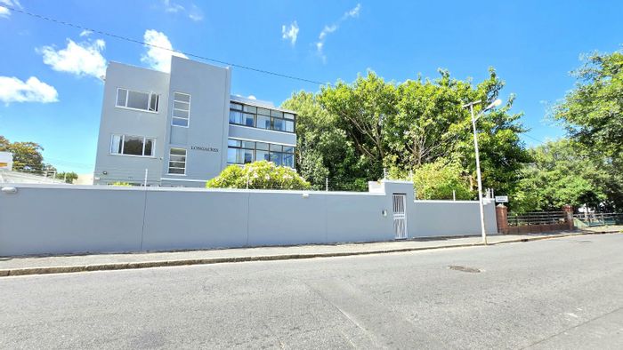 Newlands Apartment For Sale: 2 Bedrooms, enclosed balcony, pet-friendly, garage included.