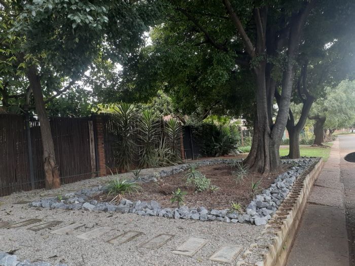 Lyttelton Manor Townhouse For Sale: 3 beds, patio, garden, near schools and shops.