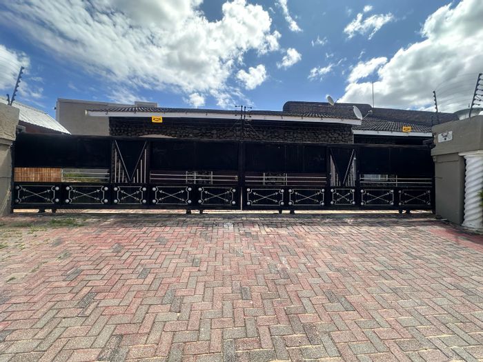 28-Bedroom Student Accommodation House for Sale in Kanyamazane with strong rental potential.