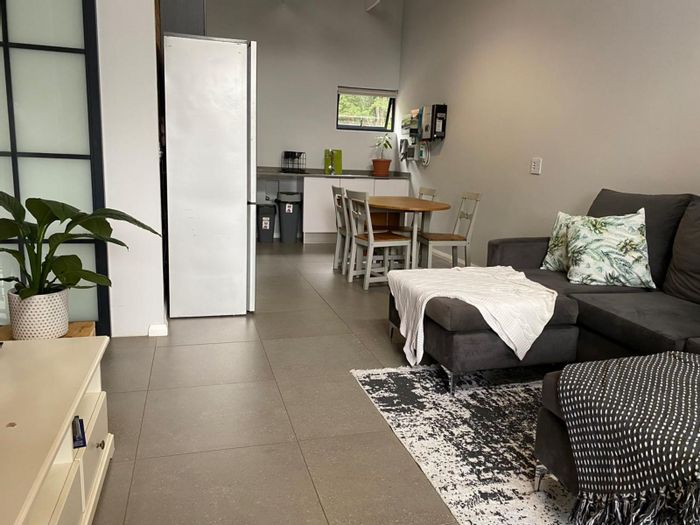 For Sale: Apartment in Menlo Park with 2 bedrooms, en-suite bathrooms, and secure parking.