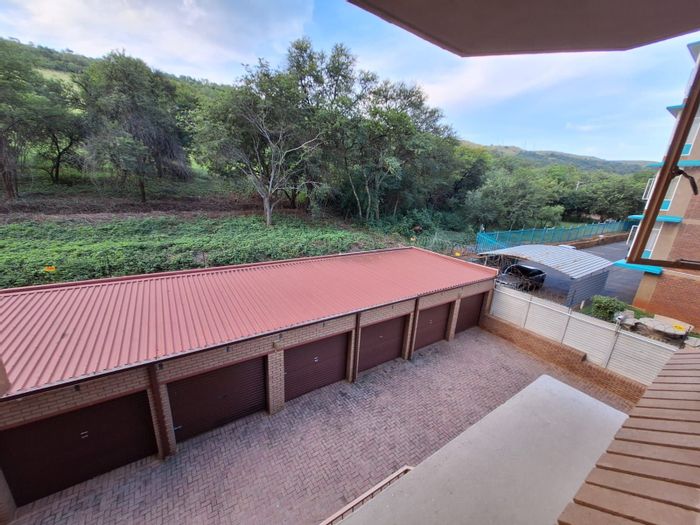 For Sale: 1-Bedroom Apartment in Wonderboom South with garage and braai area.