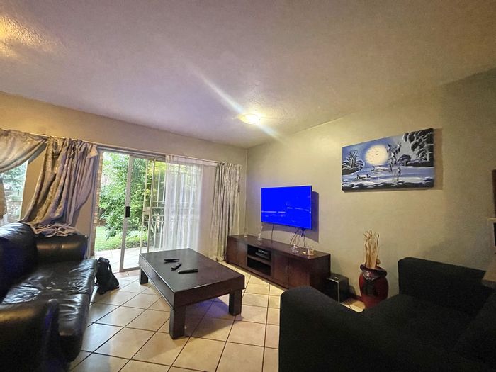Ground Floor Apartment in Equestria For Sale: 2 Beds, Secure Estate, Garden Access.