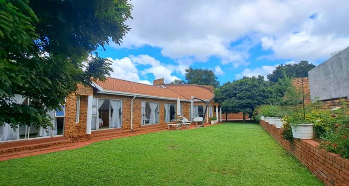 Eldoraigne House For Sale: 3 beds, secure estate, garden, approved patio plans.