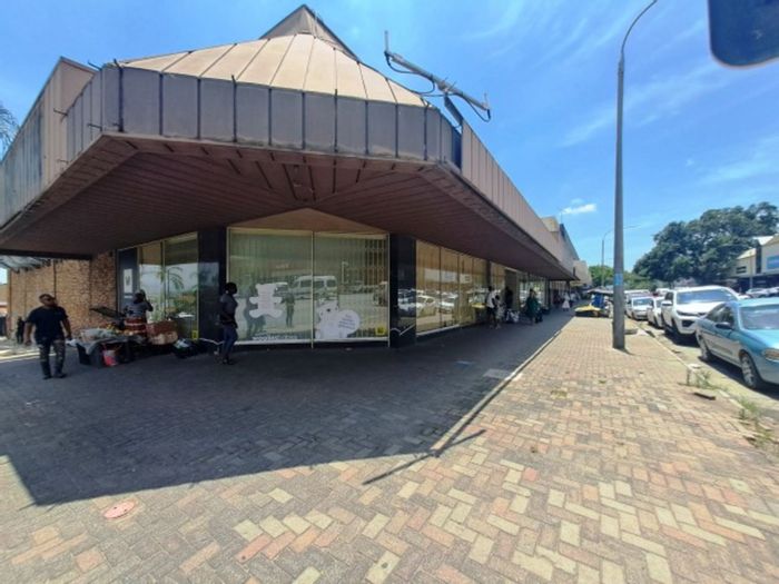 Versatile retail space in Nelspruit Central, 3-storey with ample parking. To Rent.
