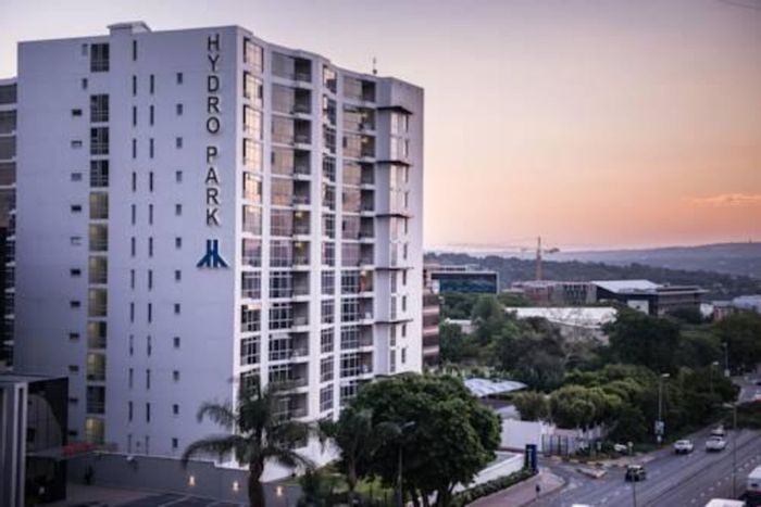 2-Bedroom Apartment To Rent in Sandton Central, close to amenities and services.