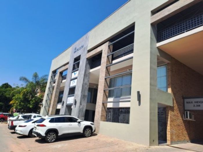 Office To Rent in Nelspruit Ext 2: 222m², boardroom, kitchenette, prime location.