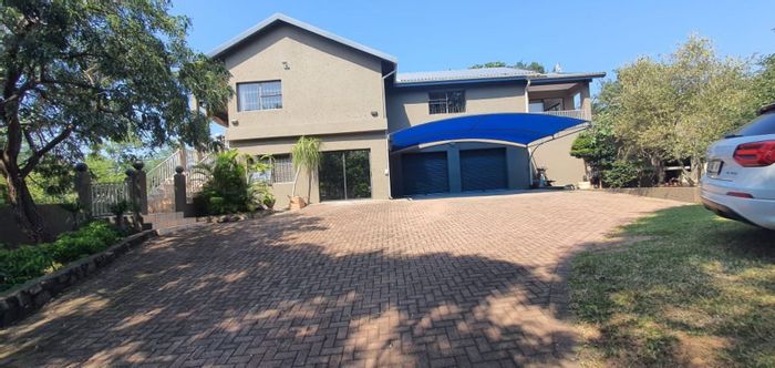 9-Bedroom House For Sale in Sonheuwel Ext 1 with Photography Studio and Flatlets.