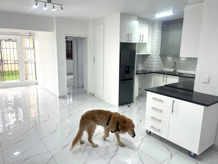 Pet-friendly 2 Bed Apartment with Garden, Pool, and 24hr Security in Morningside For Sale.