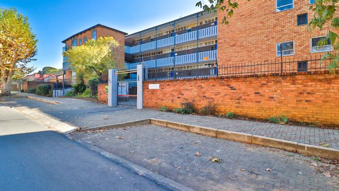 For Sale: 2-Bedroom Apartment in Marlands with Balcony and Underground Parking.
