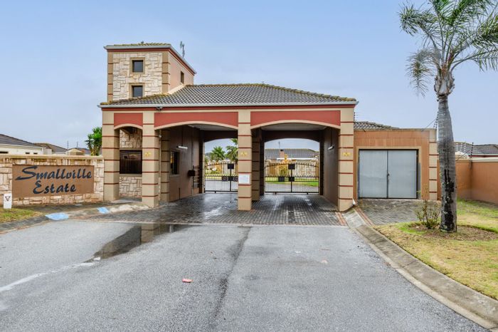 For Sale: Townhouse in Morningside with air conditioning, indoor braai, and security.