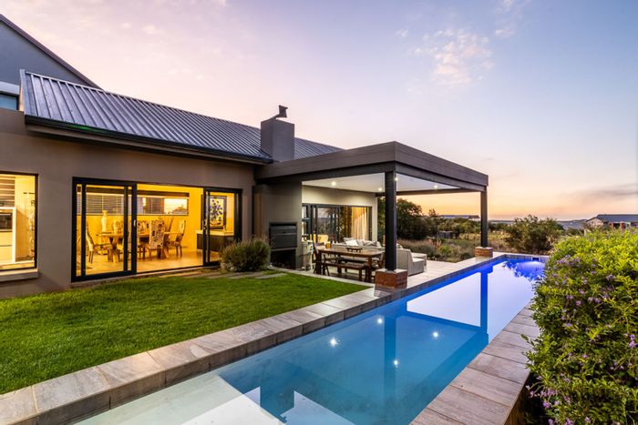 For Sale: House in The Hills Game Reserve Estate with wildlife views, solar power.