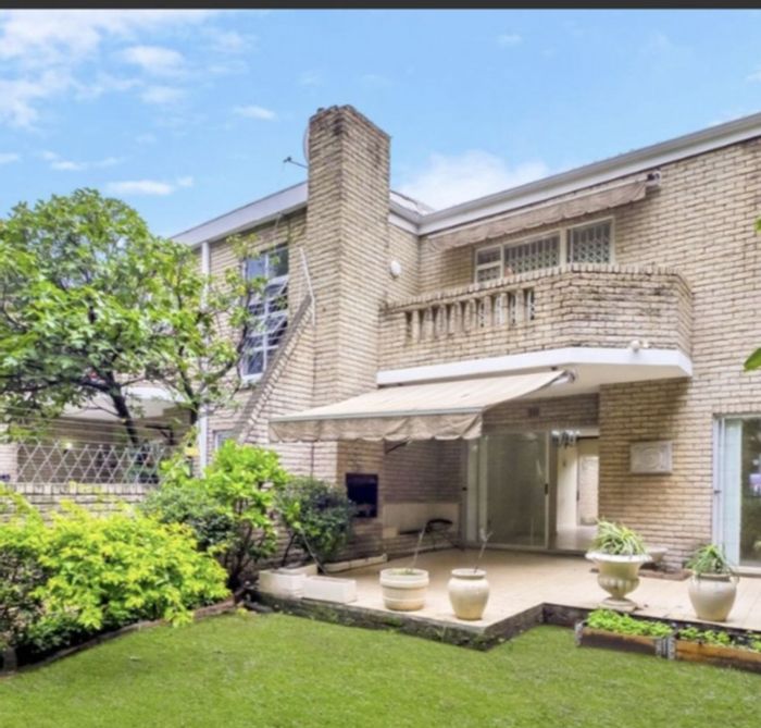 For Sale: Morningside Townhouse with 3 bedrooms, pet-friendly garden, and 24-hour security.
