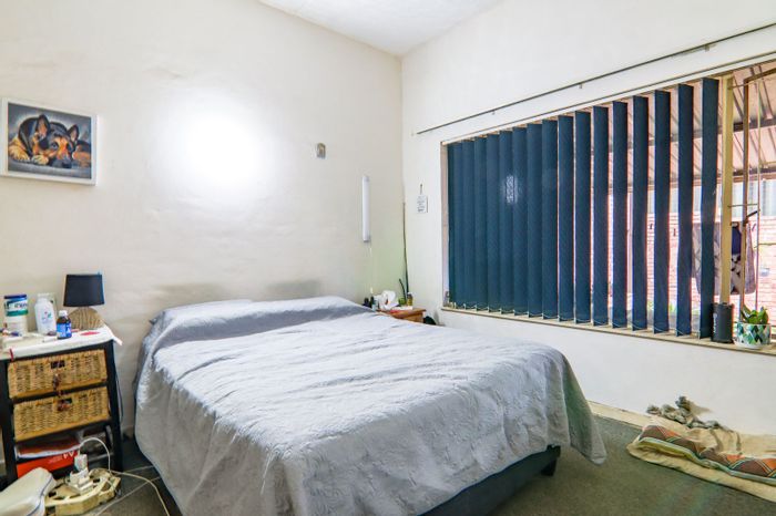 For Sale: Townhouse in The Reeds with private garden and secure carport.