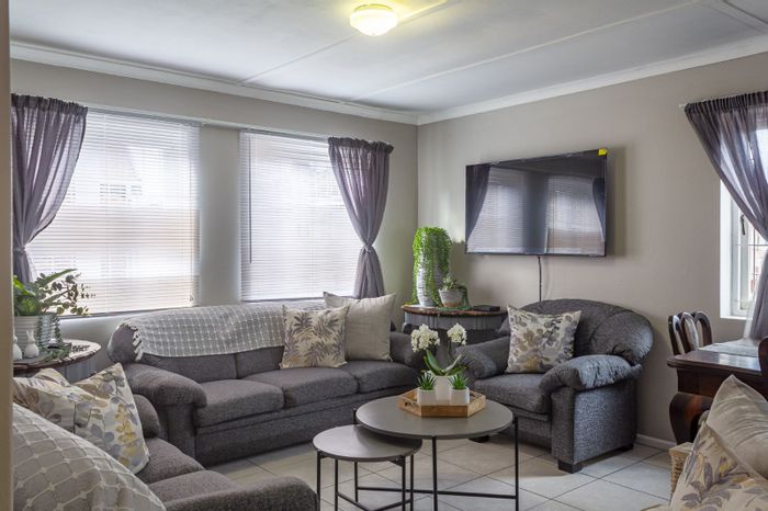 2 Bedroom Apartment in Loerie Park For Sale - Convenient Living, Secure Parking.