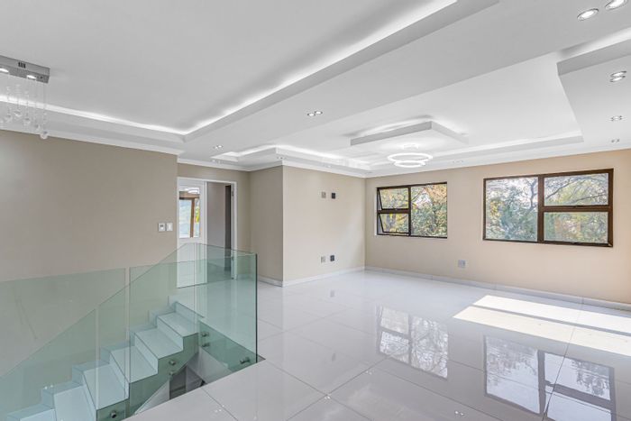 Gleniffer House For Sale: 4 Beds, Pool, Study, Triple Storey, 1017m2 Erf.